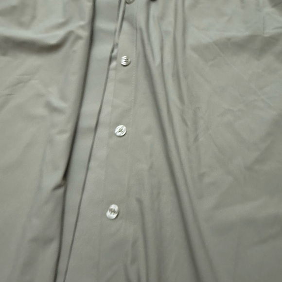 New with Tags Athleta Light Tan Button-Up Blouse - Picture 5 of 8